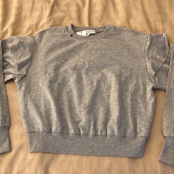Michael Stars NWT Los Angeles Kacey Ruffle Heather Gray Sweatshirt. Size XS. - Picture 3 of 6